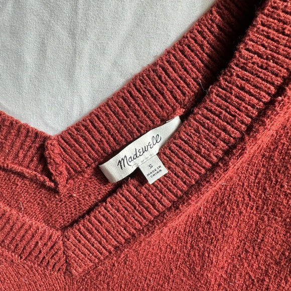 Madewell Rust Color V-Neck Sweater Size S - Picture 3 of 3